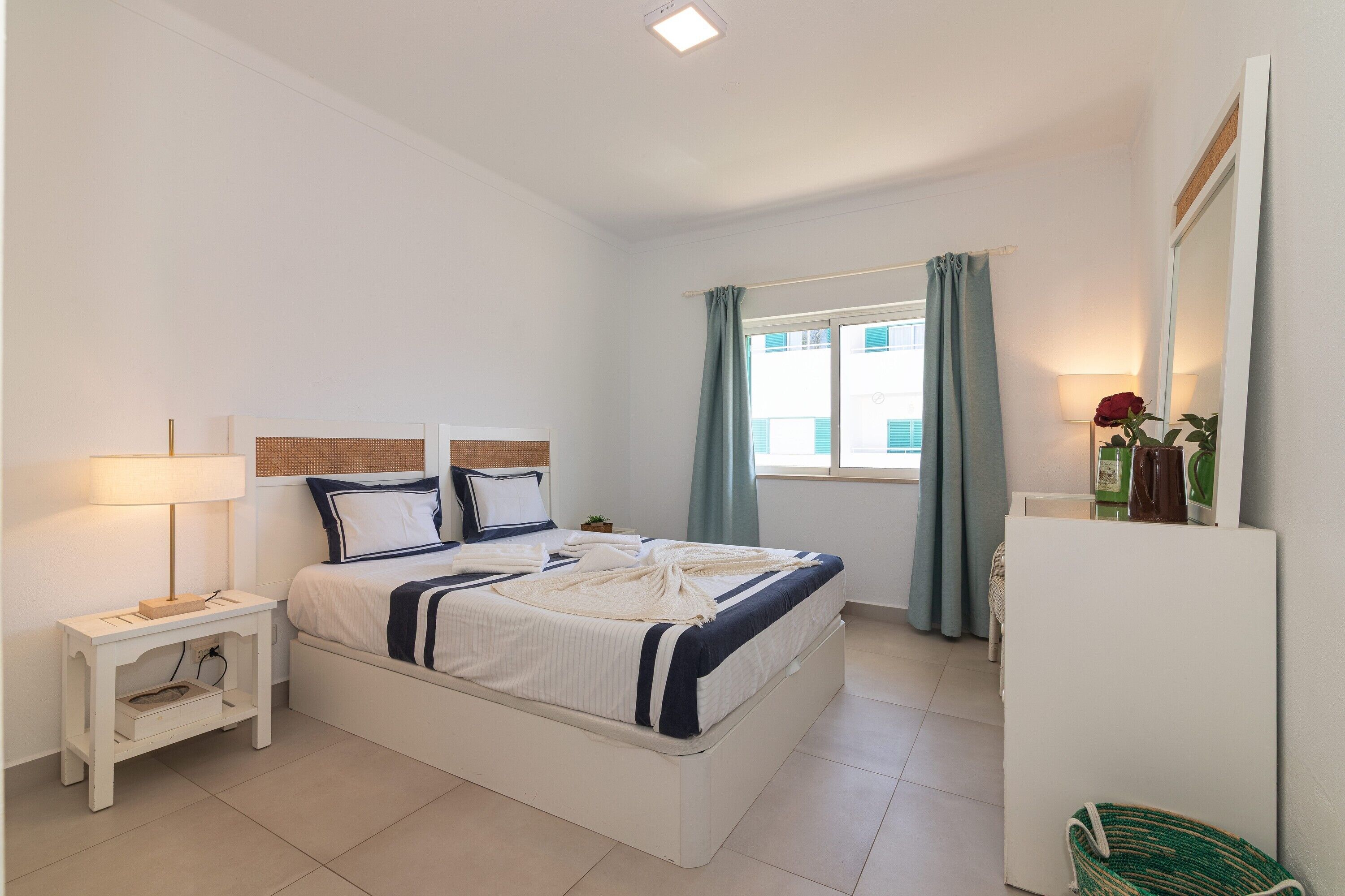 Fer et planche à repasser, Wi-Fi, draps fournis