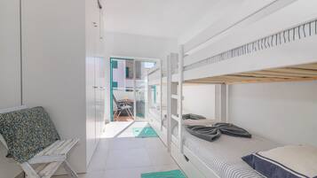 Bügeleisen/Bügelbrett, WLAN, Bettwäsche