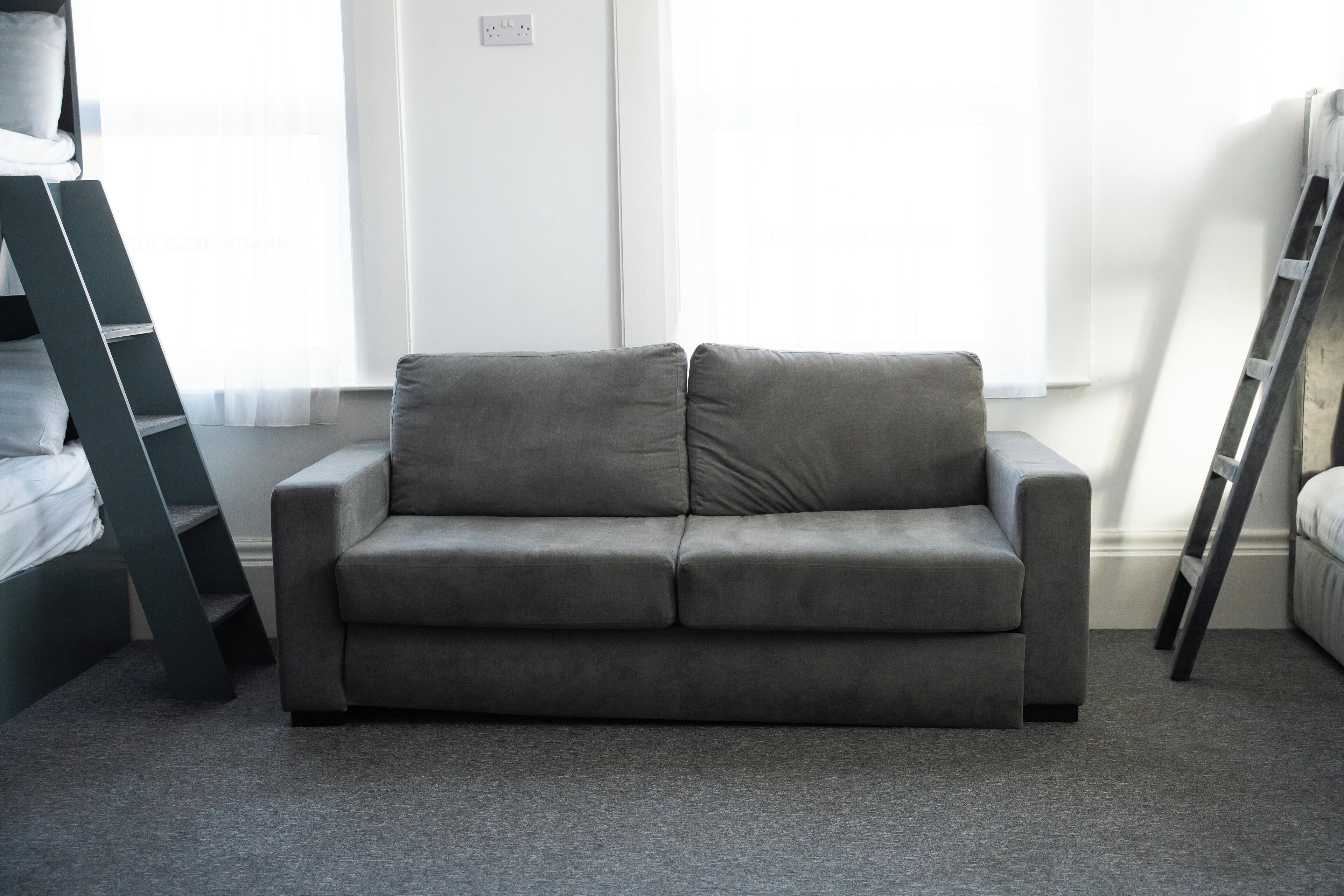 Classic Quadruple Room, Non Smoking, Private Bathroom | Living area