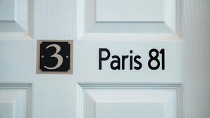 コンフォート 4 人部屋 禁煙 専用バスルーム | 内装の詳細