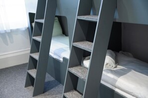 Economy Quadruple Room, Non Smoking, Private Bathroom - The Breckfield Hotel (Liverpool)