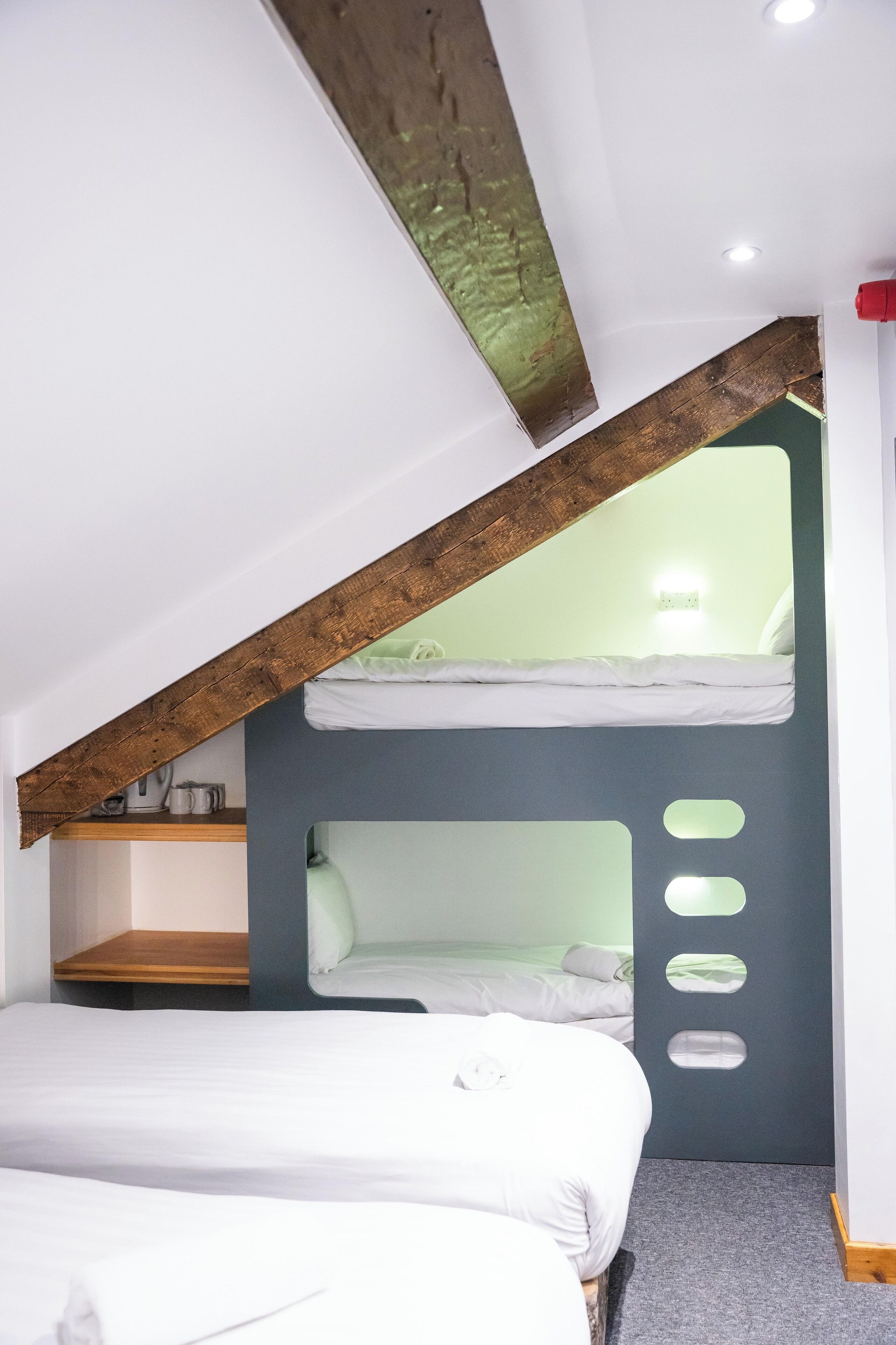 Quadruple Room, Non Smoking, Private Bathroom