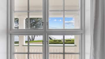 Standard Suite, Sea View | Interior