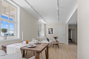 Standaard suite, uitzicht op zee | Dineren