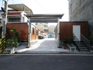 Property grounds - granny-home (Puli)