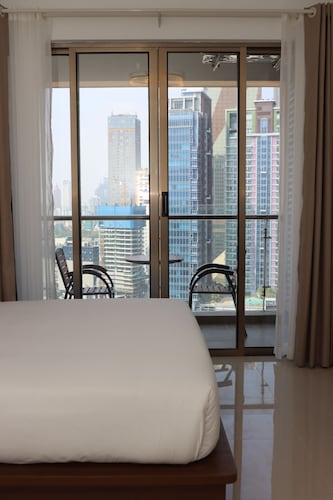 A One Oasis River View Hotel