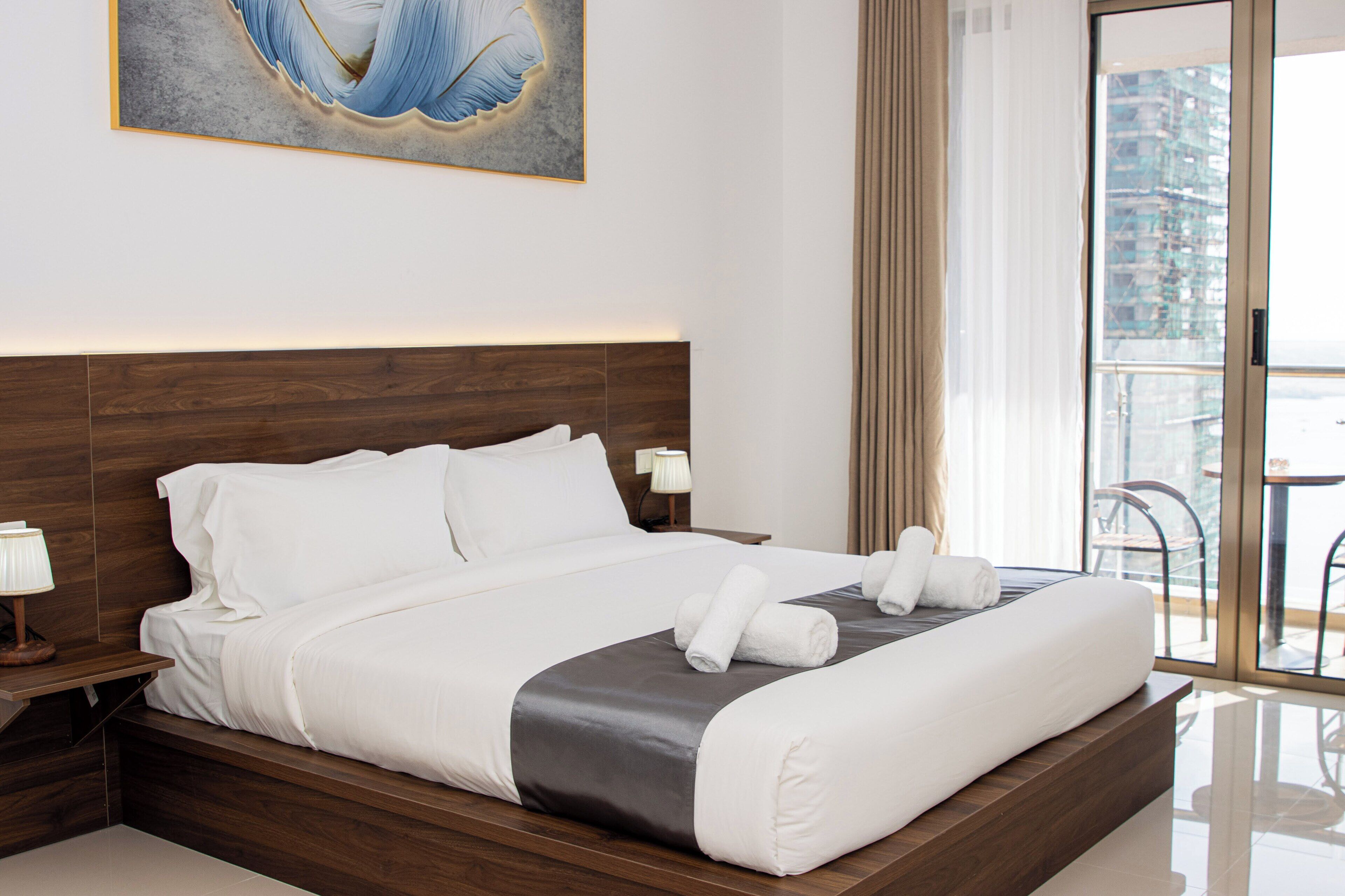 Hypo-allergenic bedding, in-room safe, desk, laptop workspace