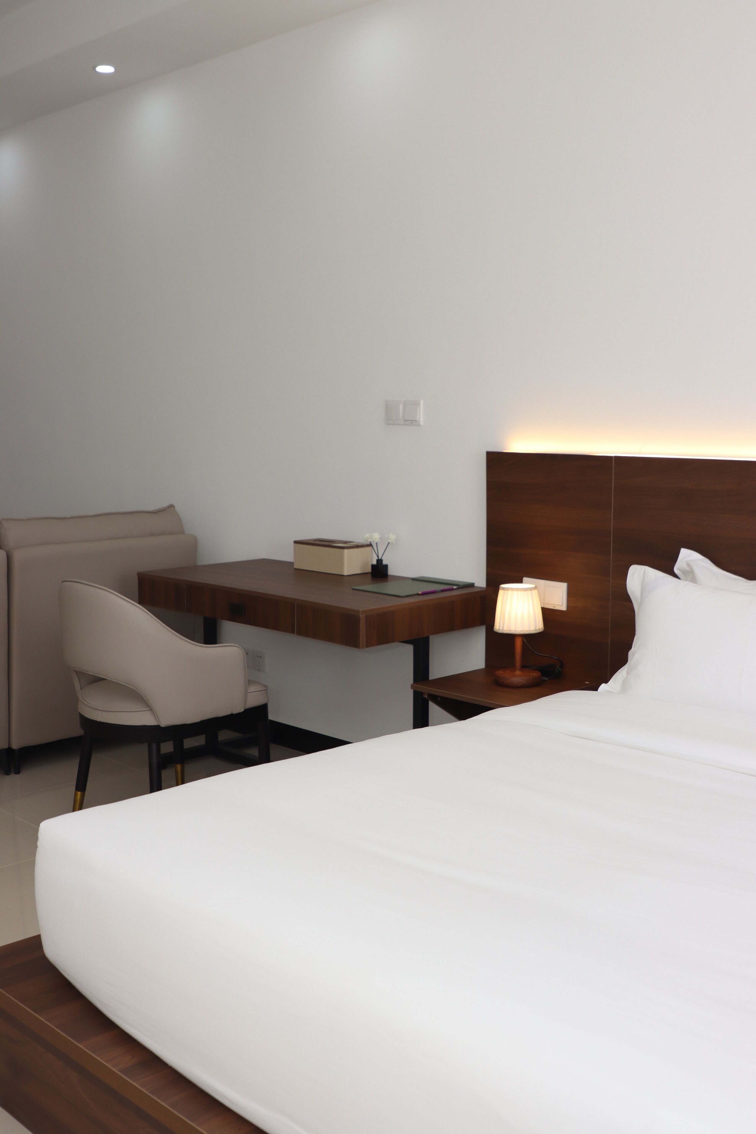 Familien-Zweibettzimmer | Allergikerbettwaren, Zimmersafe, Schreibtisch