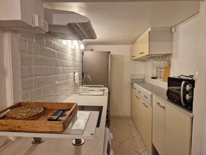 Fridge, microwave, oven, stovetop - Le Cosy - Place Masséna (Nice)