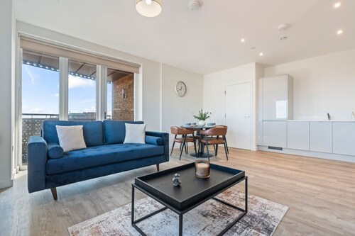 Thameside Suite | Free Parking | 2 BR | Heathrow