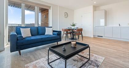 Thameside Suite | Free Parking | 2 BR | Heathrow