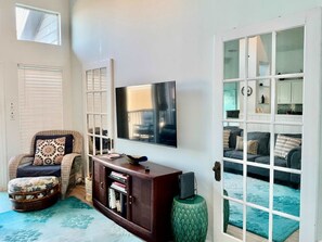 Townhome, Multiple Beds, Balcony (Shipwrecked Getaway) | Living area