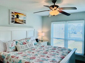 Stadtwohnung, Mehrere Betten, Balkon (Shipwrecked Getaway) | 2 Schlafzimmer, individuell dekoriert, individuell eingerichtet