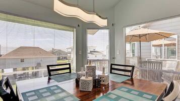 ํ์ดํ, ์นจ๋(์ฌ๋ฌ ๊ฐ), ๋ฐ์ฝ๋ (Shipwrecked Getaway) | ๋ค์ด๋