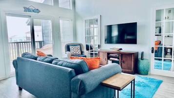 Townhome, Multiple Beds, Balcony (Shipwrecked Getaway) | Living area