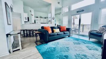 Townhouse, flere senger, balkong (Shipwrecked Getaway) | Oppholdsområde