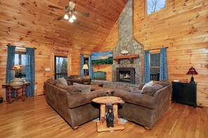 Smart TV y chimenea