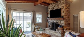 Pompo Beach House| 2 Bed 2 Bath | Silverstrand Beach