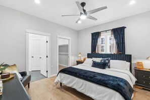 3 habitaciones, tabla de planchar con plancha, wifi y ropa de cama
