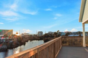 Property grounds - ☀️ Short Walk to Beach - Easy Beach Access - Blue Pelican ☀️ (Mexico Beach)