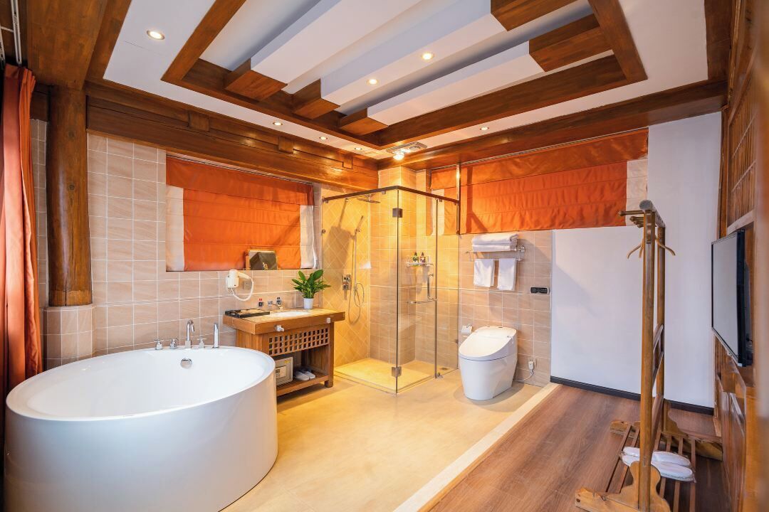 Romantic Double Room, 1 King Bed, Non Smoking, Courtyard View | Bathroom | Designer toiletries, hair dryer, slippers, electronic bidet