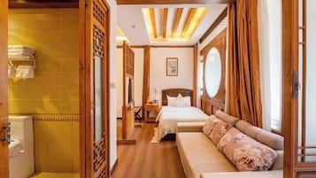 Designertoalettartikler, hårføner og tøfler