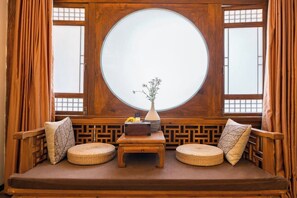 Premium bedding, down comforters, individually decorated - Shile Holiday Courtyard (Lijiang)