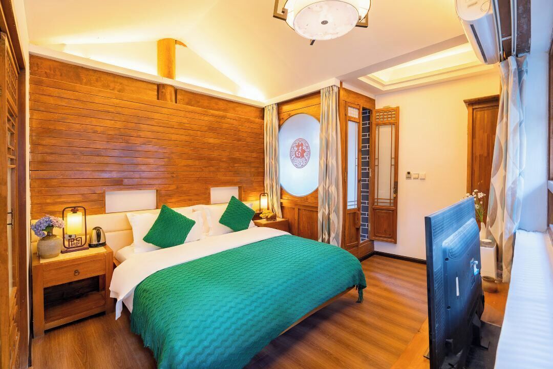 Quarto casal conforto, 1 cama King, para não fumantes, suíte | Roupas de cama premium, edredons de pluma, individualmente decorados