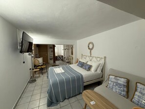 WiFi, bed sheets, wheelchair access - Element Of Fire Apartment among Olive Trees in Pyrgos Dirou (Pirgos Dhirou)