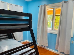 3 quartos, ferros/tábuas de passar roupa, Wi-Fi, roupa de cama