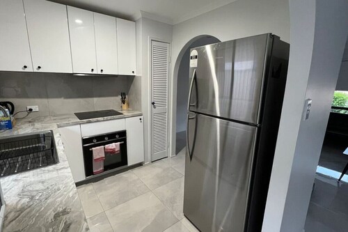 Renovated House ,3Bed Master with A/C,Free Parking