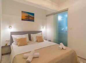 3 bedrooms, free cots/infant beds - Apartman Marendić (Sinj)