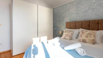 Villa (Seven Bedroom Villa with Outdoor Pool) | 1 bedroom