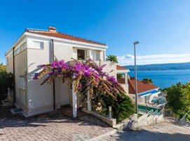 Villa (Seven Bedroom Villa with Outdoor Pool) | Exterior