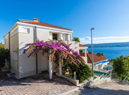 Spacious Villa Radevenjić With Outdoor Pool