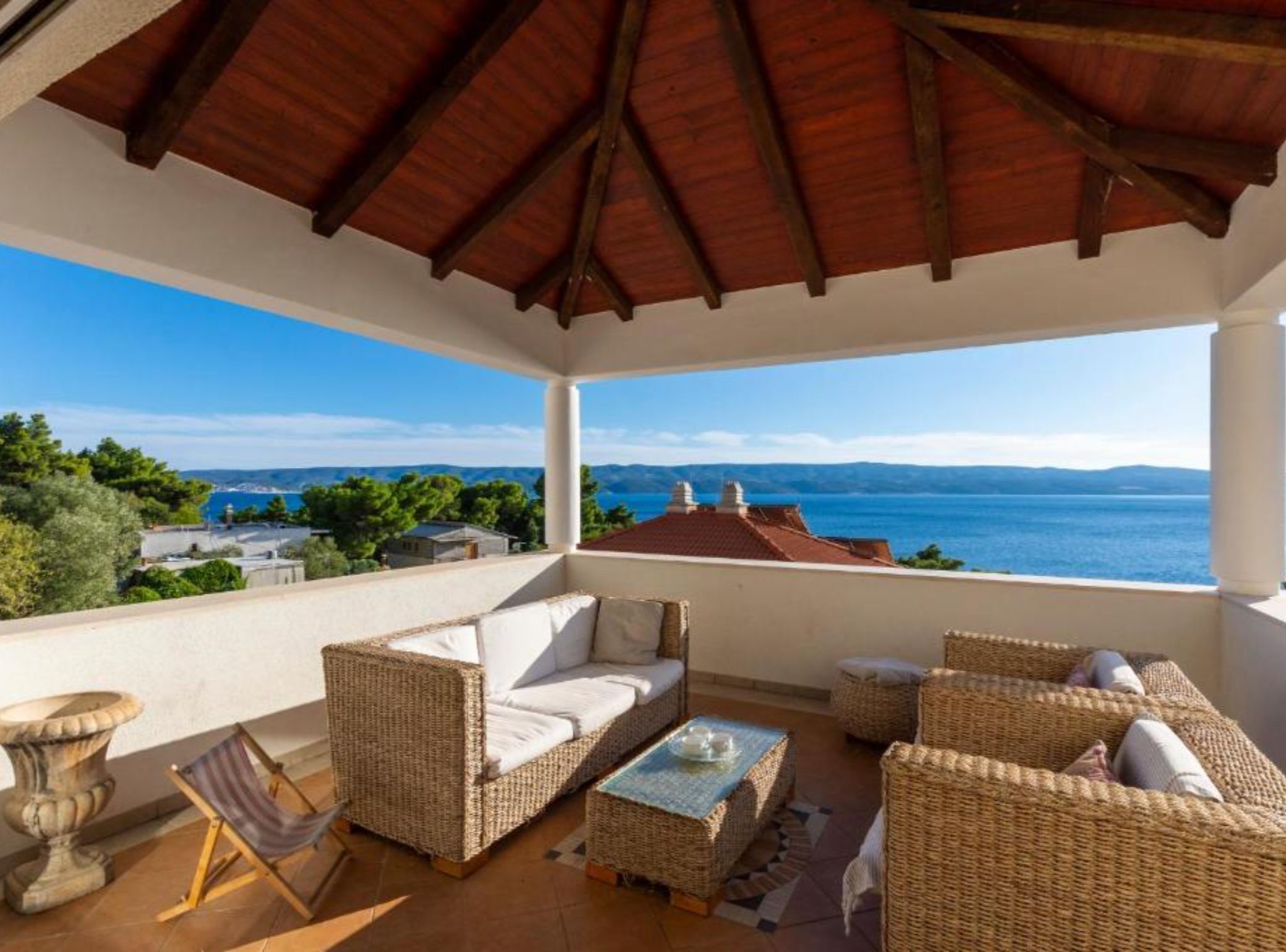 Villa (Seven Bedroom Villa with Outdoor Pool) | Balkong
