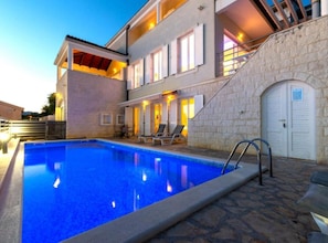 Villa (Seven Bedroom Villa with Outdoor Pool) | Outdoor pool | Outdoor pool, pool umbrellas, sun loungers - Spacious Villa Radevenjić With Outdoor Pool (Omis)