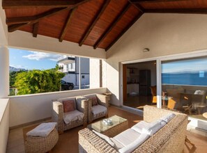 别墅 (Seven Bedroom Villa with Outdoor Pool) | 阳台