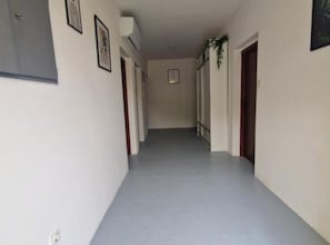 Appartement (Three Bedroom Apartment With Balcony )
