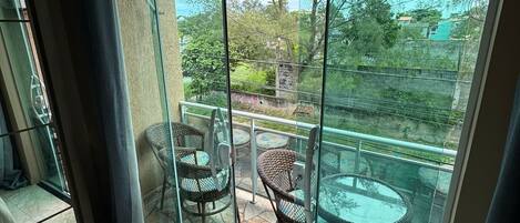 Tabla de planchar con plancha y wifi