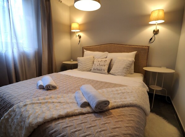 Villa (Four Bedroom Villa with Swimming Pool) | 4 bedrooms, free cribs/infant beds - Countryside Villa Latin With Outdoor Swimming Pool (Plaski)