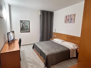 Desk, free WiFi - HOTEL LA FENICE (Reggello)