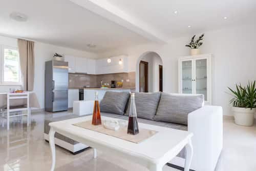 House (Two Bedroom Holiday Home with Terrace) | Living room