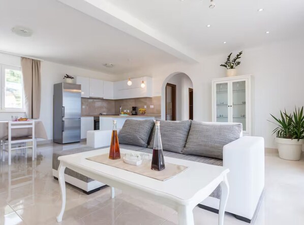 House (Two Bedroom Holiday Home with Terrace) | Living room