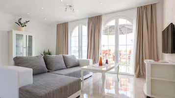 Ferienhaus (Two Bedroom Holiday Home with Terrace) | Wohnzimmer