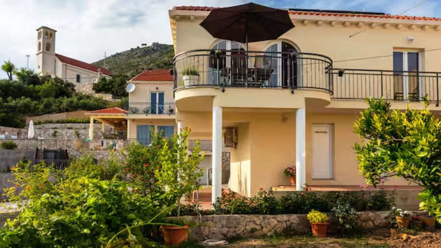 Mountain House With Sea View