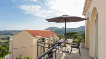 Ferienhaus (Two Bedroom Holiday Home with Terrace) | Terrasse/Patio