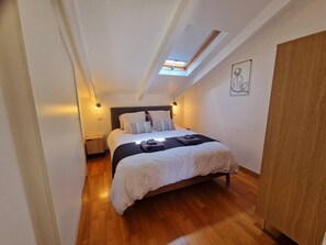 2 bedrooms, iron/ironing board, WiFi, bed sheets - Le Michelangelo - Place Massena (Nice)