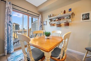 Dining - Go with the Flow by Seaside Vacations & Sales (Chincoteague Island)