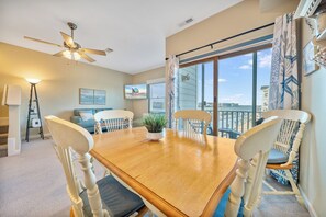 Interior - Go with the Flow by Seaside Vacations & Sales (Chincoteague Island)